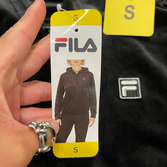 NWT Women’s Size Small Fila Velour Half-Zip Fleece Logo Print Hoodie In Black - Picture 8 of 12